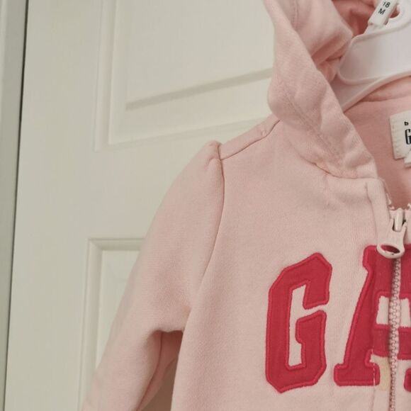 2/$15 Gap baby girl zip up hoodie 6-12 m - Picture 2 of 4